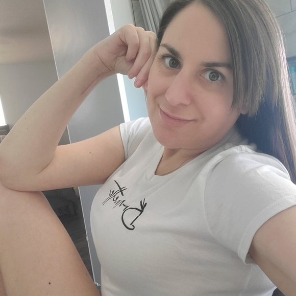 Meet your Posher, Katie - Picture 4 of 4